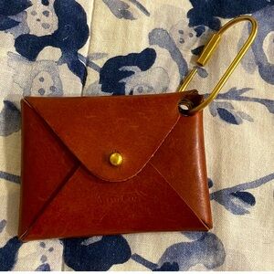 Avryn Co. wristlet with keychain set